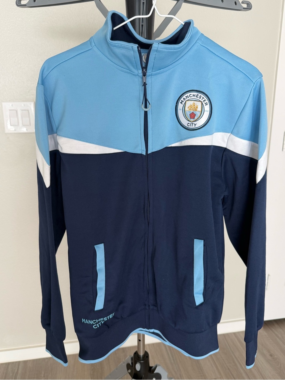 Kids Manchester City Full-Zip Track Jacket in Navy & Light Blue